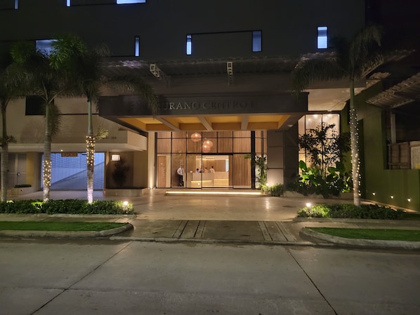 Exterior detail - King Bed - Smart Tvs - WIFI - Gym - FREE Parking - Cold AC - Nice View - Pool (Cartagena)