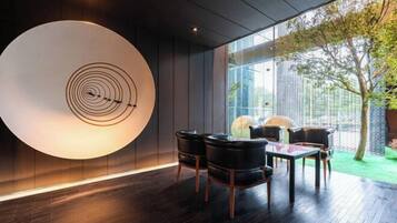 Lobby lounge