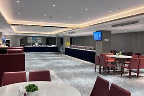 Unclassified image, 4 of 46, button - Phoenix Court Hotel (Jingzhou Ancient City Changjiang University) (Jingzhou)