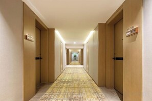 Unclassified image, 4 of 46, button - Phoenix Court Hotel (Jingzhou Ancient City Changjiang University) (Jingzhou)