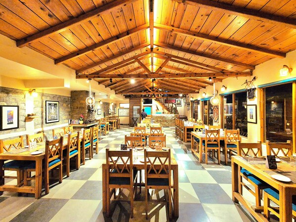 Café da manhã feito na hora todos os dias (INR 400 por pessoa)