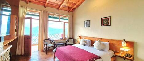 Quarto casal superior, sacada, vista para a montanha | Roupas de cama premium, frigobar, escrivaninha