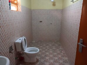 Dusche, Handtücher, Seife, Toilettenpapier