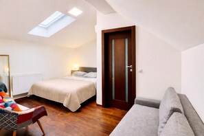 Luxury Apartment, Lanai, City View | Iron/ironing board, free cots/infant beds, free WiFi, bed sheets