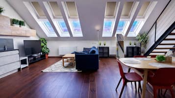 Luxury Apartment, Lanai, City View | Iron/ironing board, free cribs/infant beds, free WiFi, bed sheets