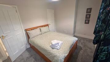 1 bedroom, free WiFi, bed sheets