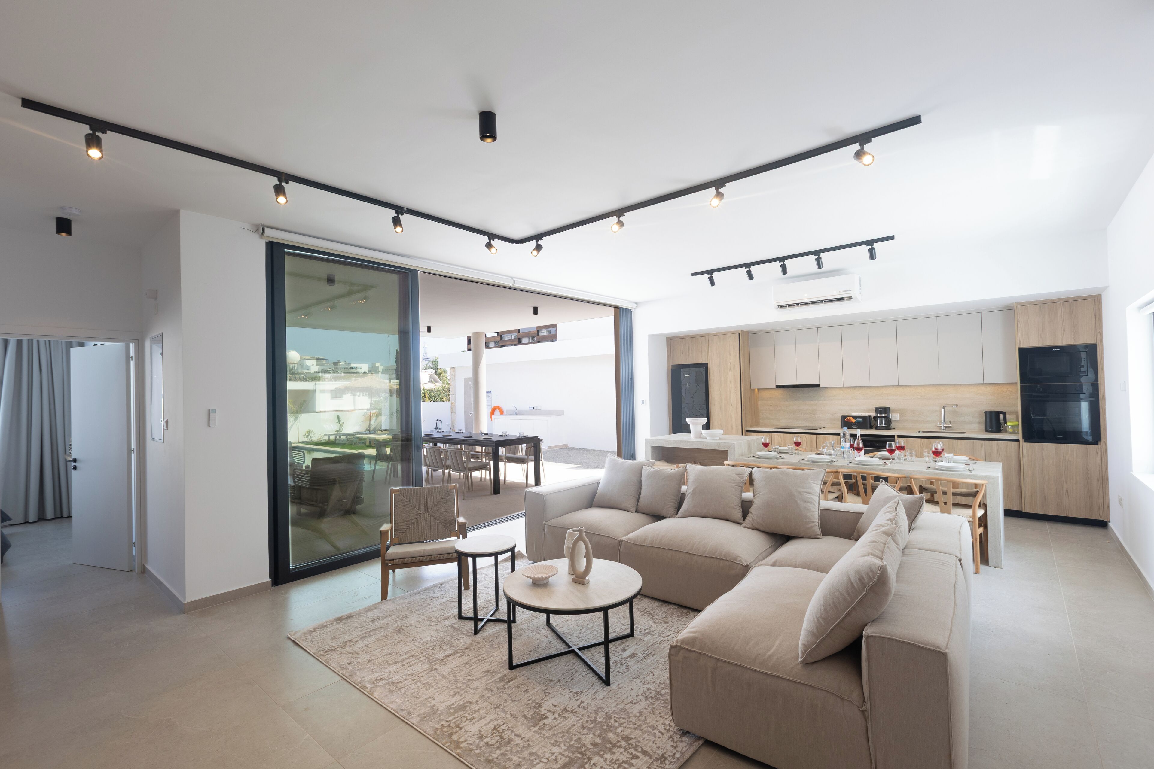 Biệt thự, 5 phòng ngủ, hồ bơi riêng, quang cảnh vườn | Phòng khách