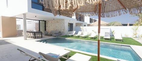 Villa, 5 Bedrooms, Private Pool, Garden View | Terrace/patio