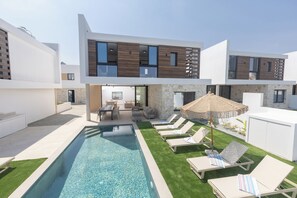 Biệt thự, 5 phòng ngủ, hồ bơi riêng, quang cảnh vườn | Hồ bơi | Hồ bơi ngoài trời 