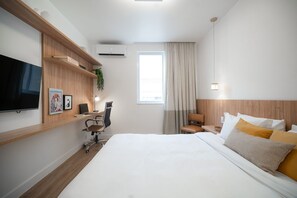 2 bedrooms, internet, bed sheets
