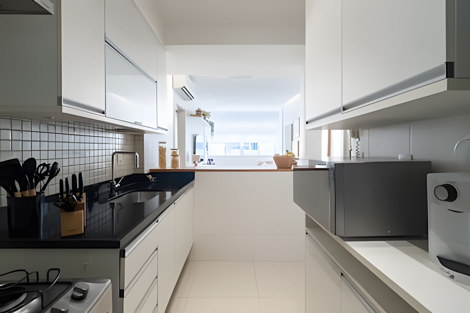 Refrigerador, microondas, horno y cafetera y tetera 