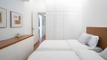 Acceso a internet y ropa de cama