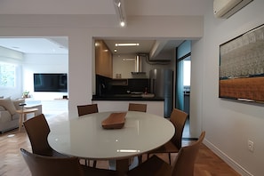 Dining - Leblon · 2-Bedroom Apt · Dias Ferreira St (Rio de Janeiro)