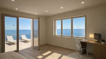 Tallelokero huoneessa, työpöytä