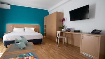 In-room safe, desk, laptop workspace, soundproofing