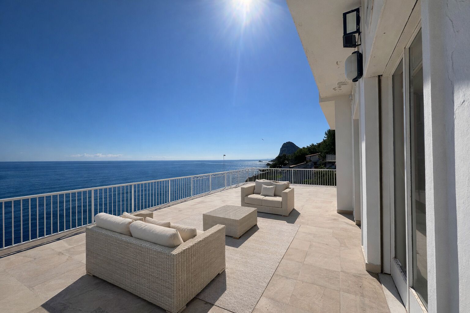 Luxury Suite, Sea View | Teres/patio