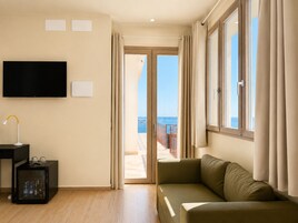 Quarto casal luxo, vista para o jardim | Roupas de cama premium, edredons de pluma, frigobar, escrivaninha
