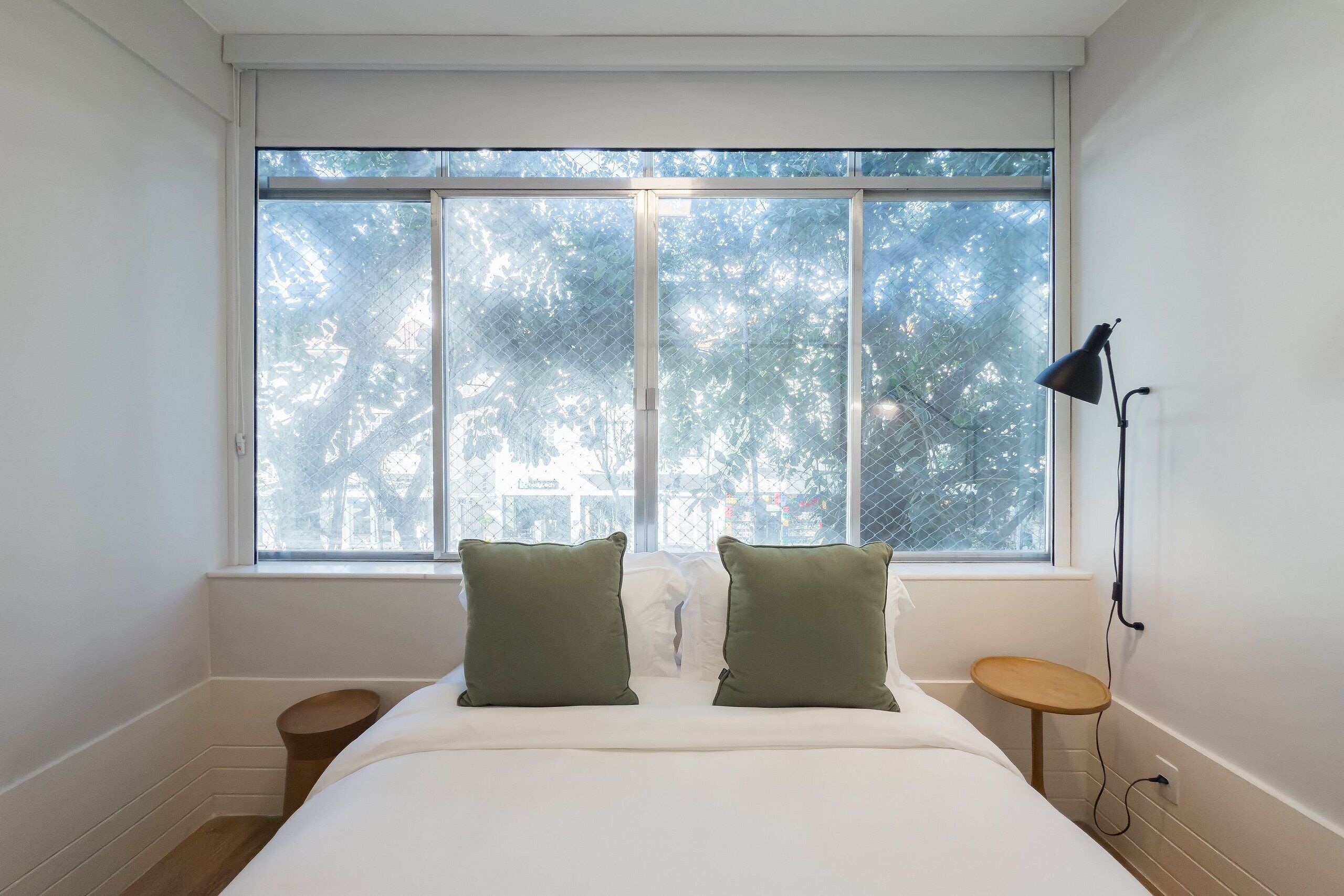 3 habitaciones, tabla de planchar con plancha, internet y ropa de cama 