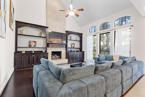 Smart TV, fireplace, table tennis