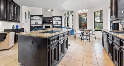 Luxe House + Sleeps 8+ SPA like Bathroom + Game Room + Near Chateau Nouvelle