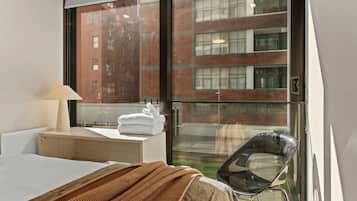 3 bedrooms, desk, iron/ironing board, WiFi