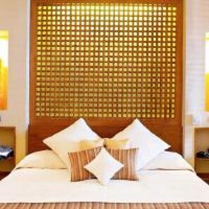 Suite Junior | Minibar, brankas, tirai kedap cahaya, dan setrika/meja setrika