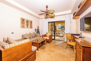 Junior Suite | Living area | 32-inch flat-screen TV with satellite channels