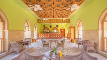 8 bars/lounges, beach bar