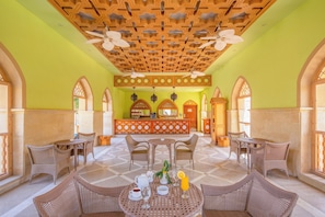 2 bar/lounge, bar sulla spiaggia
