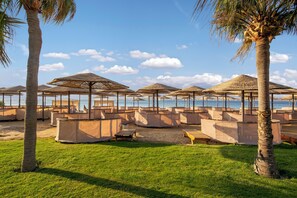 Private beach, sun loungers, beach umbrellas, beach towels - Grand Waterworld Makadi couples and families only (Makadi Bay)
