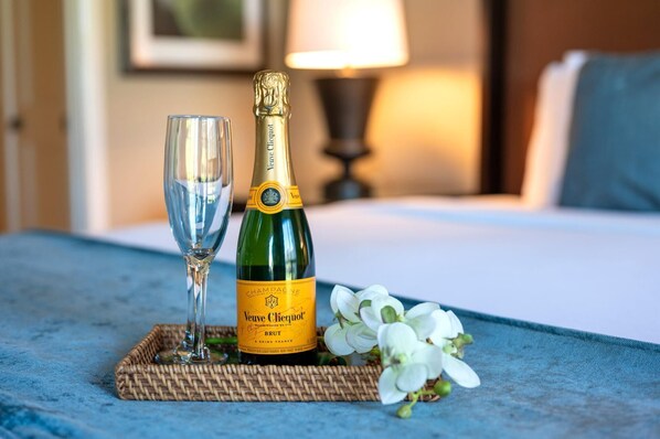 Unclassified image, 1 of 5, button