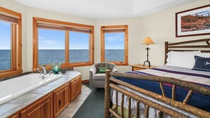 3 bedrooms, iron/ironing board, WiFi (free), bed sheets