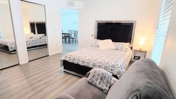 3 slaapkamers, een strijkplank/strijkijzer, wifi, beddengoed