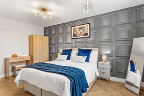 5 Schlafzimmer, Bügeleisen/Bügelbrett, Internetzugang, Bettwäsche