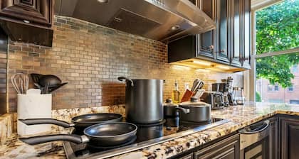 3-Story Historic Home | Steam Shower | 3 King Beds