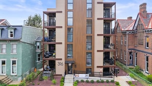 Exterior - PFR Suites - Highland, 3BR 2BA Shadyside Condo, 2 Decks and Off-Street Parking (Pittsburgh)