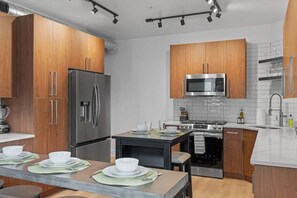 Fridge, microwave, oven, stovetop