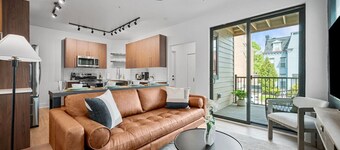 Upscale Double King Suite|4 Beds| Premier Location