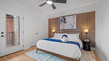 3 slaapkamers, een bureau, een strijkplank/strijkijzer, reisbedje