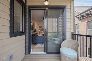 Terrace/patio - Central & Immaculate| 3BRs w/ 2 Decks + Workspace (Pittsburgh)