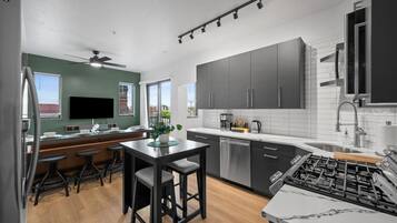 Fridge, microwave, oven, stovetop