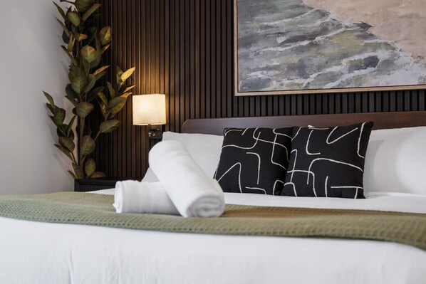 2 bedrooms, desk, iron/ironing board, travel cot