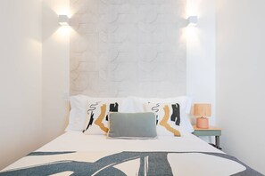 1 bedroom, iron/ironing board, Internet, bed sheets