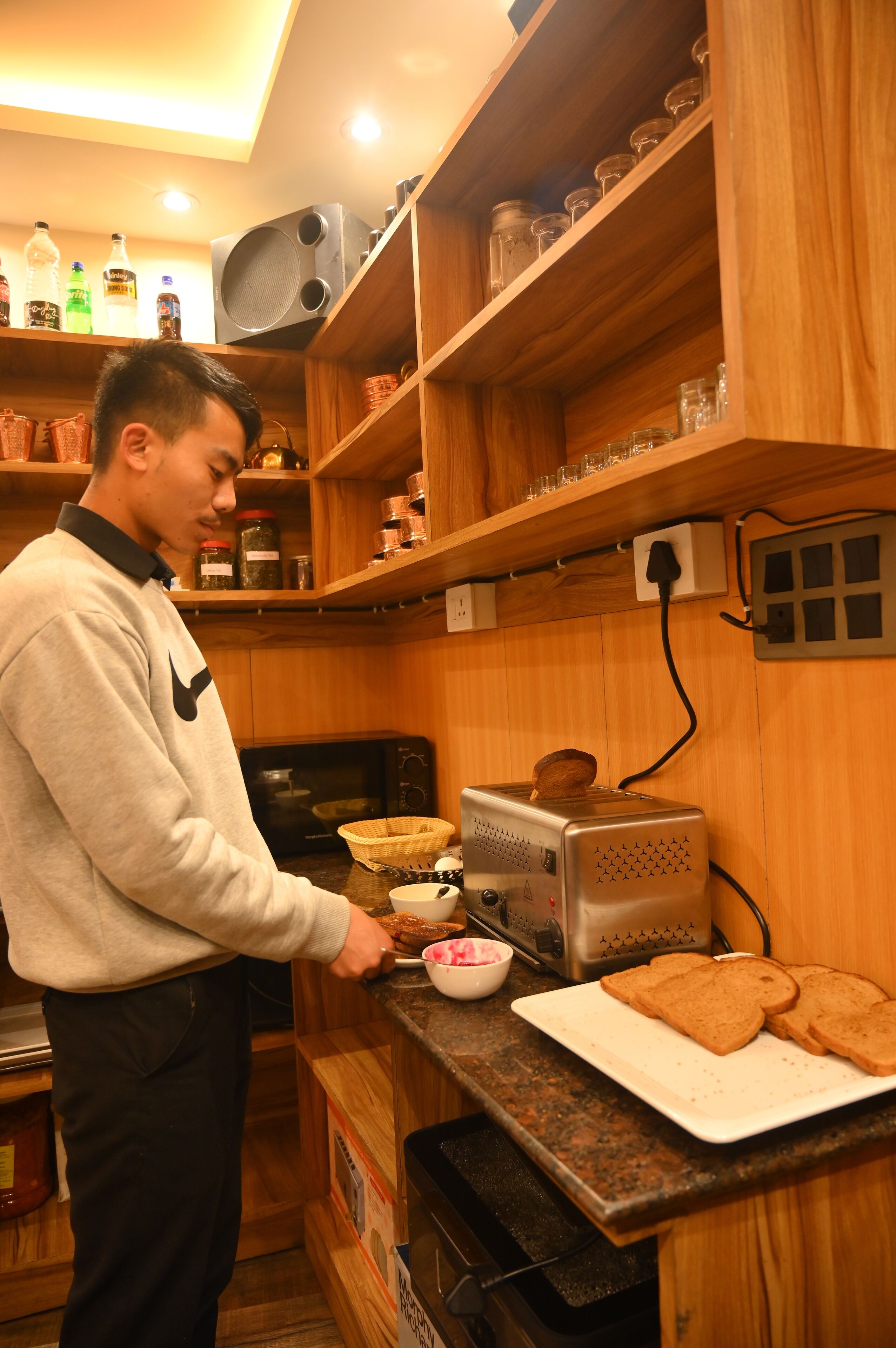 Bữa sáng buffet hàng ngày (300 INR/mỗi người) 