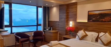 Luxury Double Room, Mountain View | Premium bedding, iron/ironing board, free WiFi, bed sheets