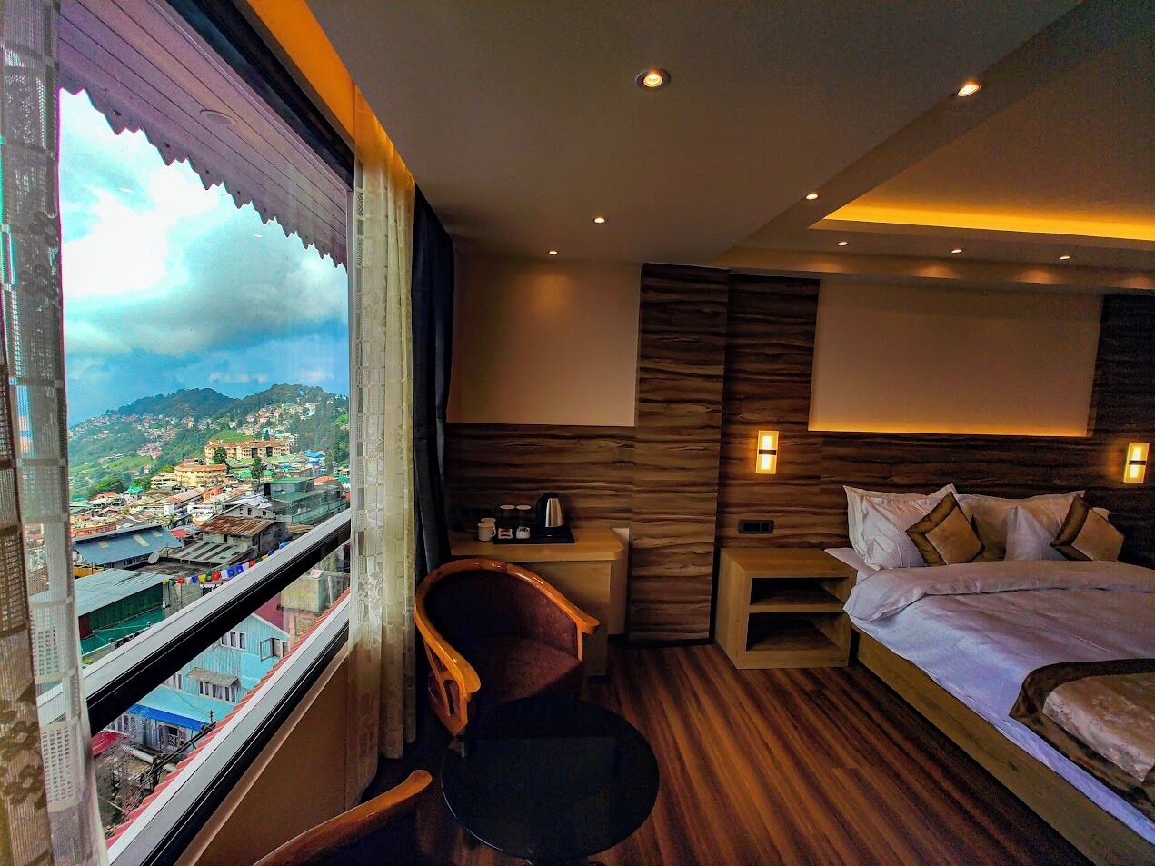 Luxury Double Room, Mountain View | Premium bedding, iron/ironing board, free WiFi, bed sheets