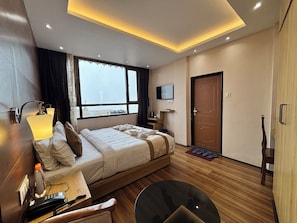 Deluxe Double Room, City View | Free WiFi, bed sheets
