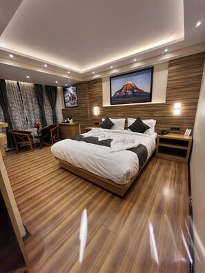 Luxury Double Room, Mountain View | Premium bedding, iron/ironing board, free WiFi, bed sheets - Hotel Golden Potala (Darjeeling)