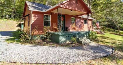 Modern Comfort in Total Seclusion 3BR Smoky Mtn Cabin Getaway