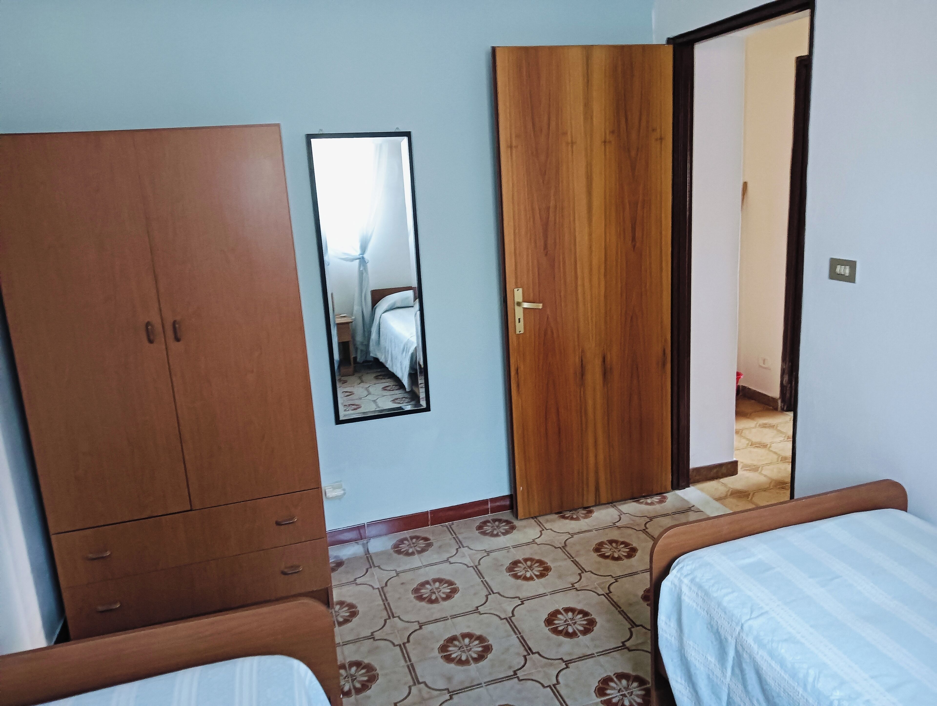 3 chambres, fer et planche à repasser, Wi-Fi gratuit, draps fournis